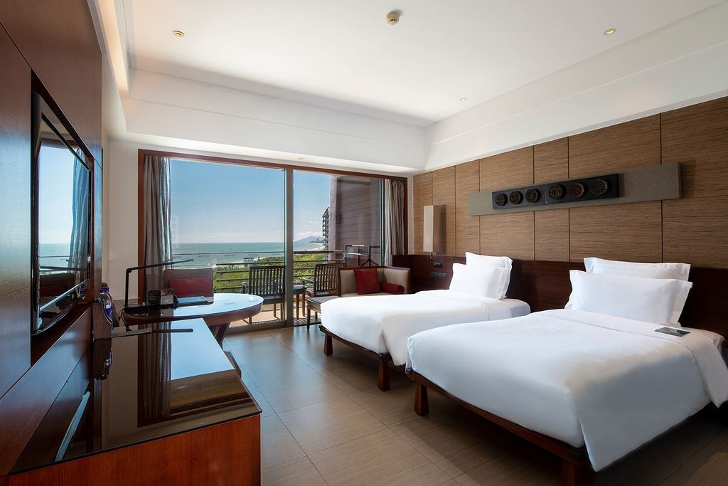 rooms-grand-ocean-view-room