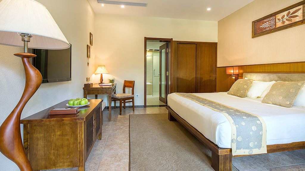 rooms-swimming-pool-villa-room