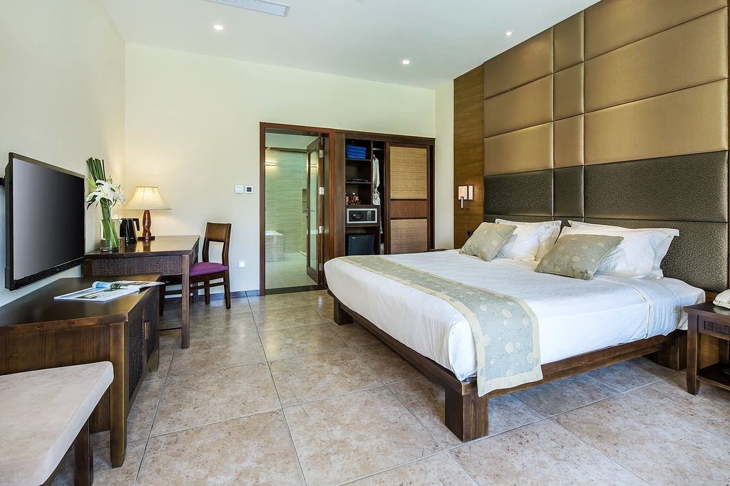 rooms-swimming-pool-villa-room