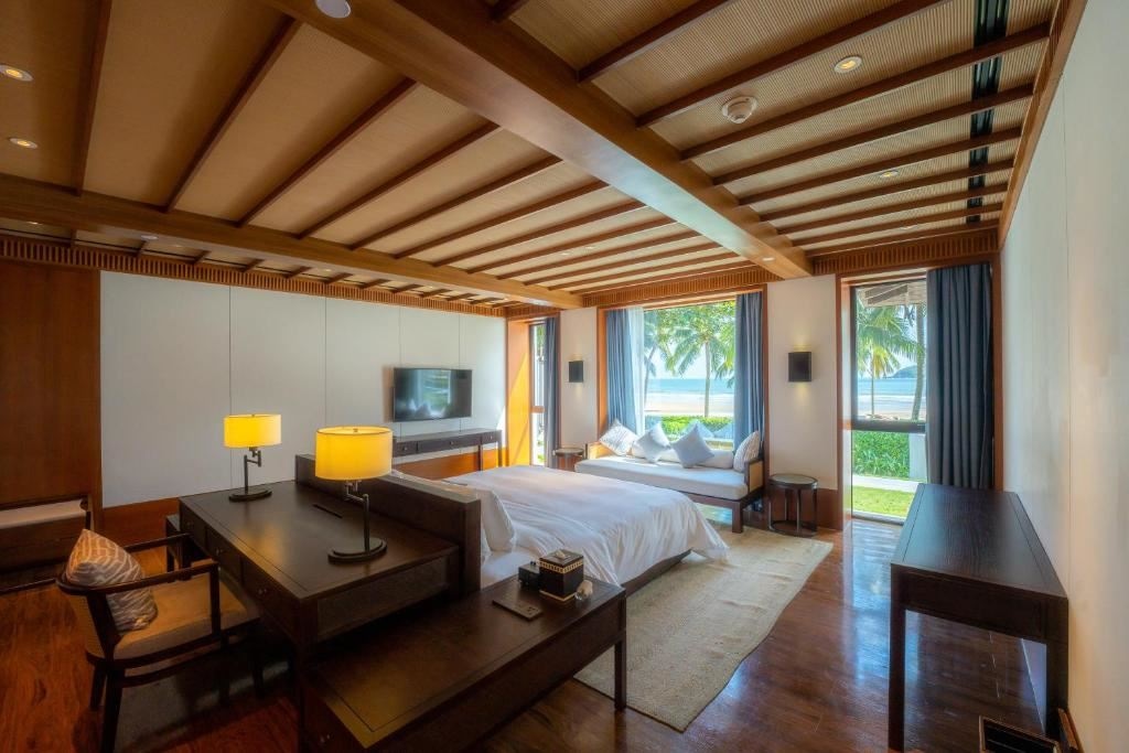 rooms-sea-front-two-bedroom-pool-villa