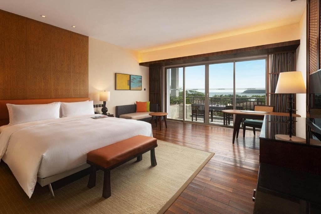rooms-luxury-lagoon-pool-view-room