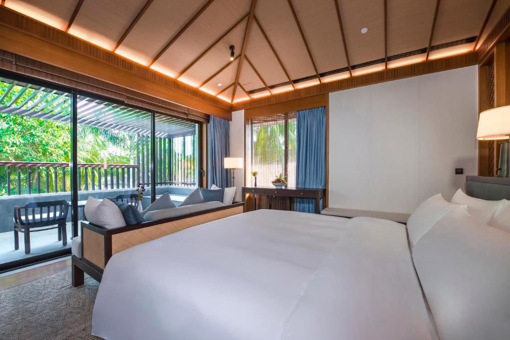rooms-luxury-pool-villa-with-2-bedrooms