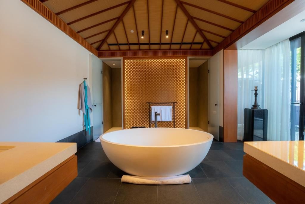 rooms-sea-front-two-bedroom-pool-villa