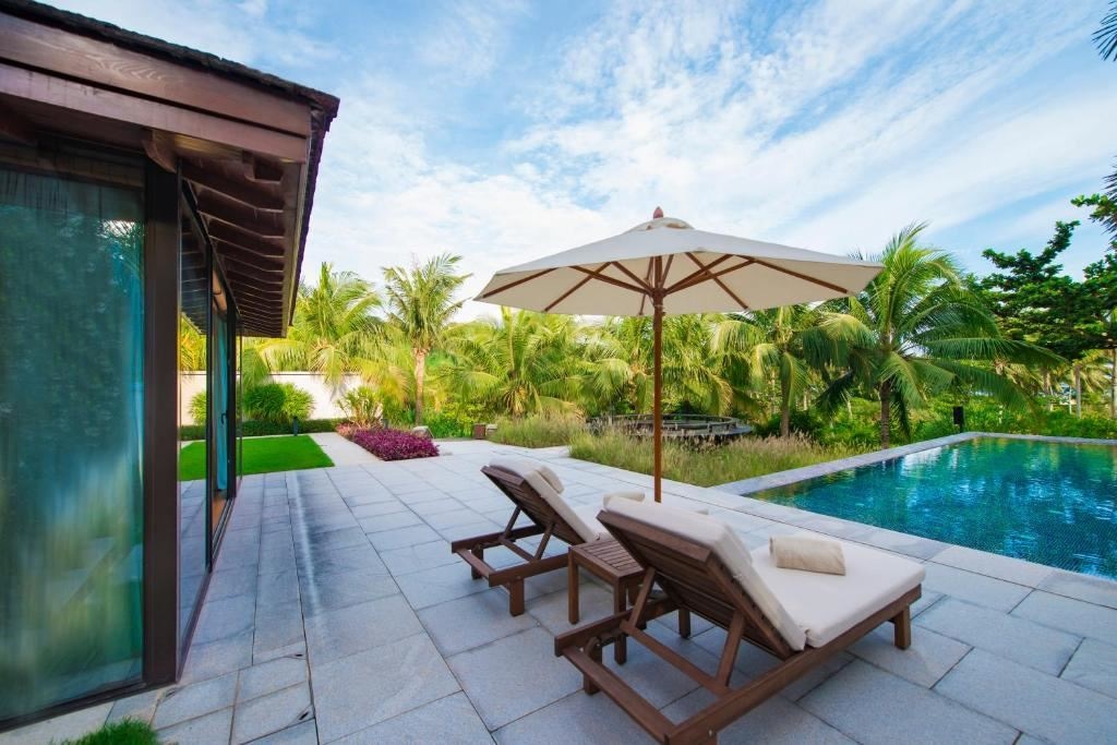 rooms-sea-front-two-bedroom-pool-villa