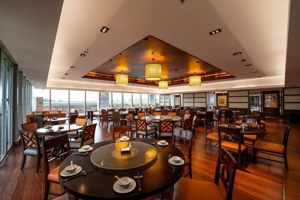 restaurants-restaurants