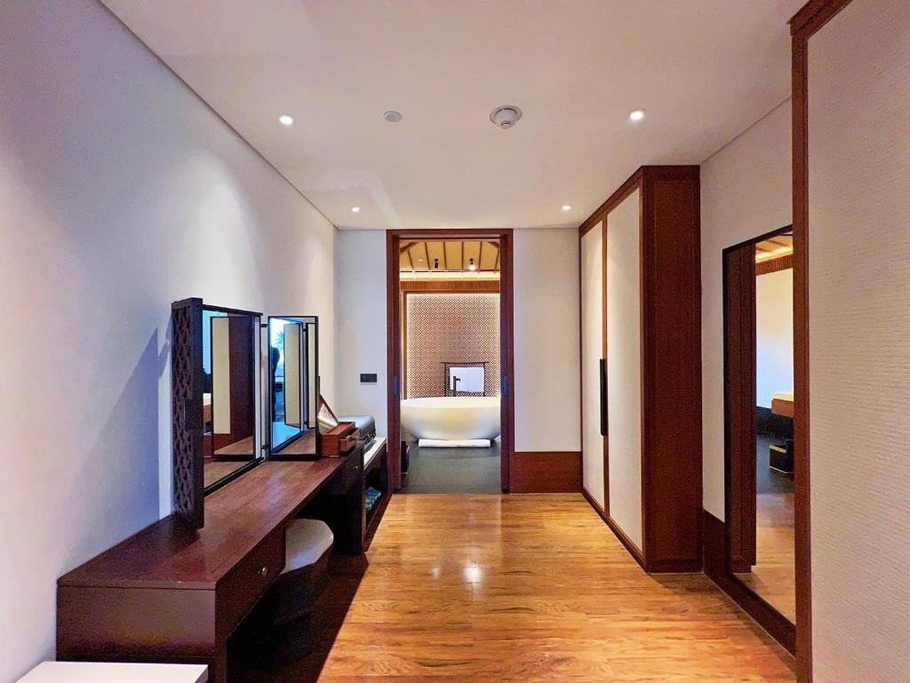 rooms-sea-front-two-bedroom-pool-villa