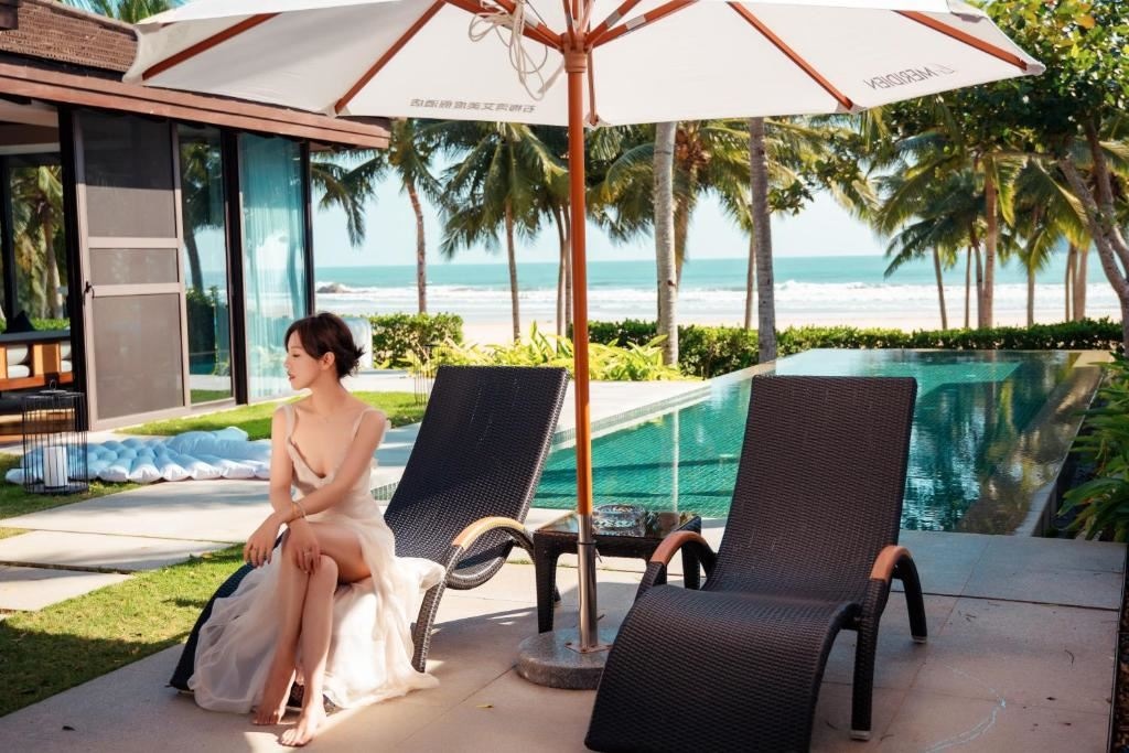 rooms-sea-front-two-bedroom-pool-villa