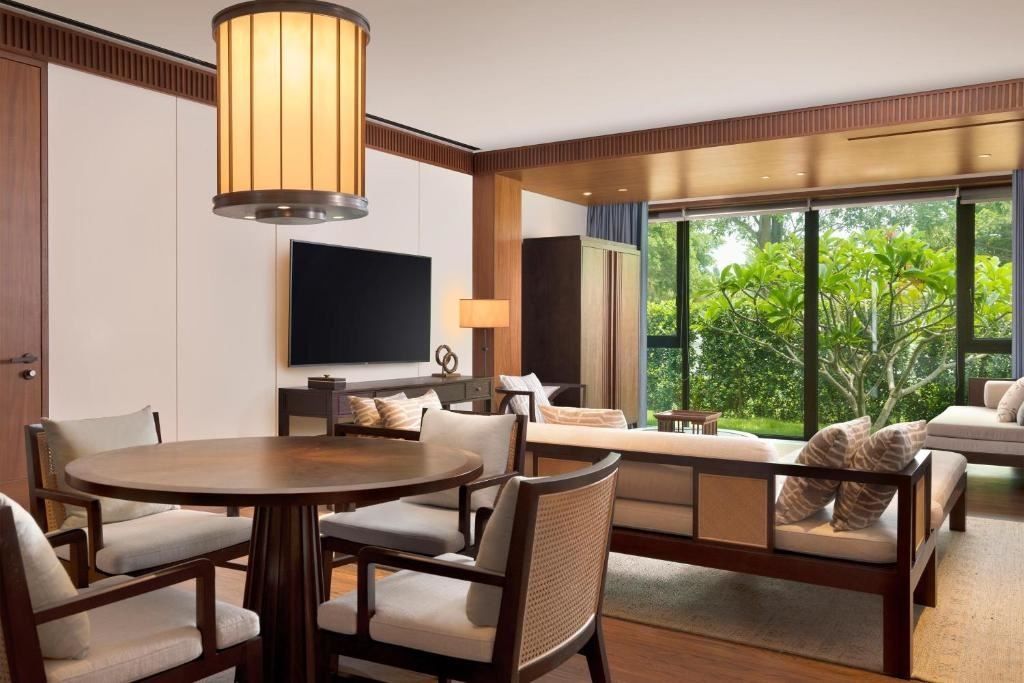 rooms-luxury-pool-villa-with-2-bedrooms