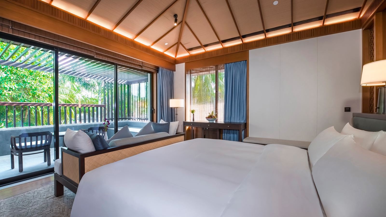 rooms-luxury-pool-villa-with-3-bedrooms
