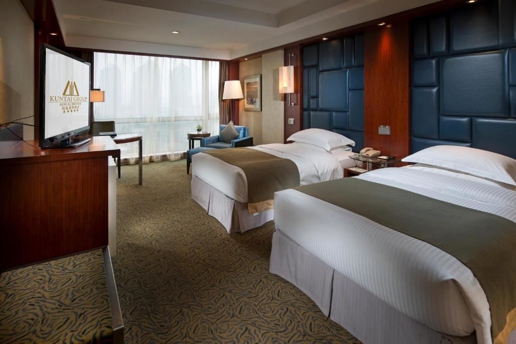 rooms-deluxe-room