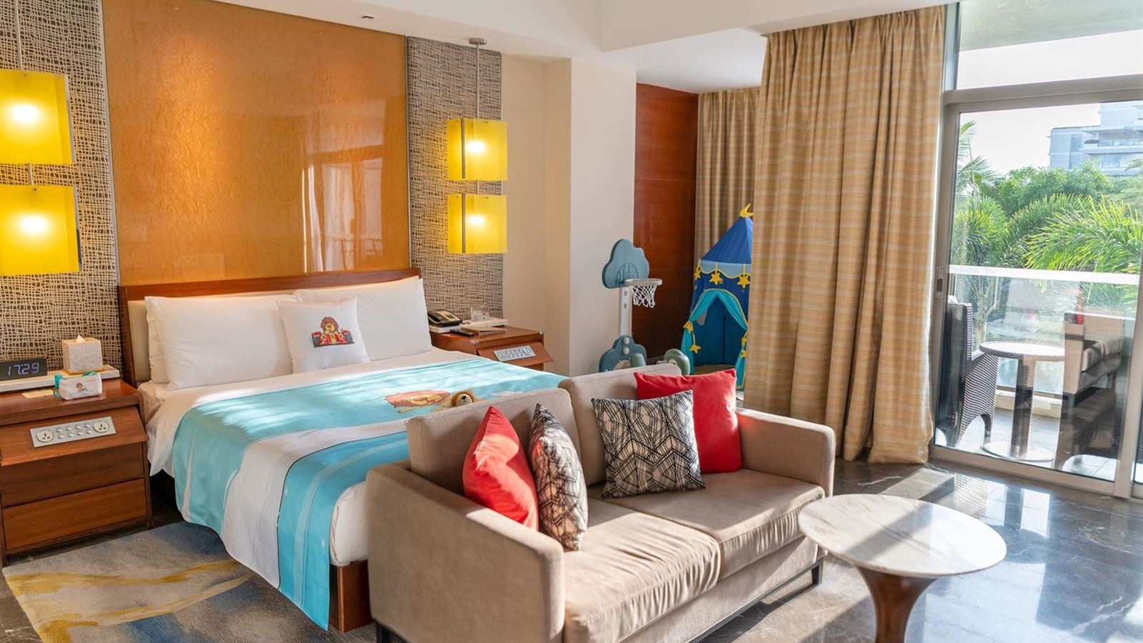 rooms-deluxe-garden-view-family-room