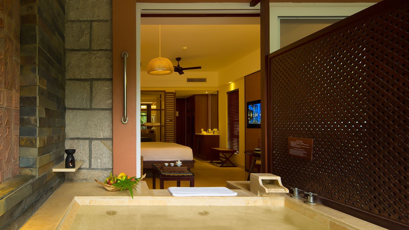 rooms-rainforest-villa-room