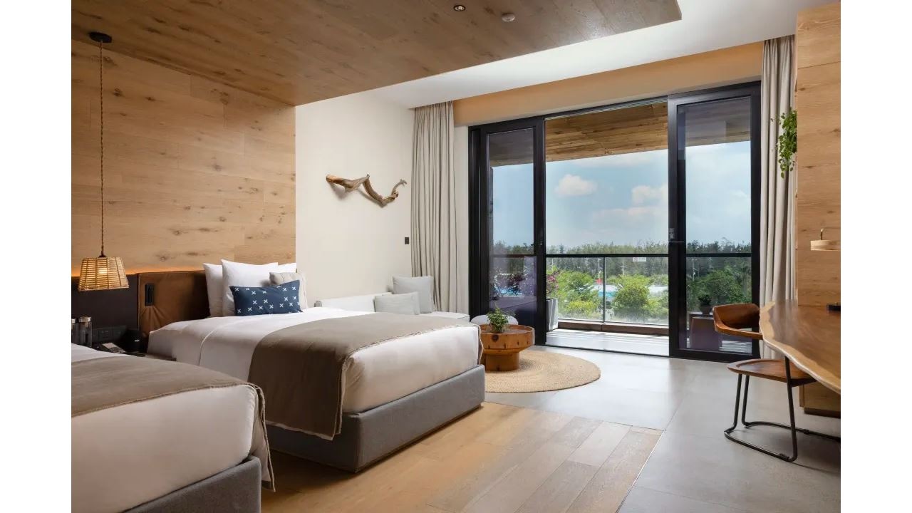 rooms-botanic-pool-view-kingtwin