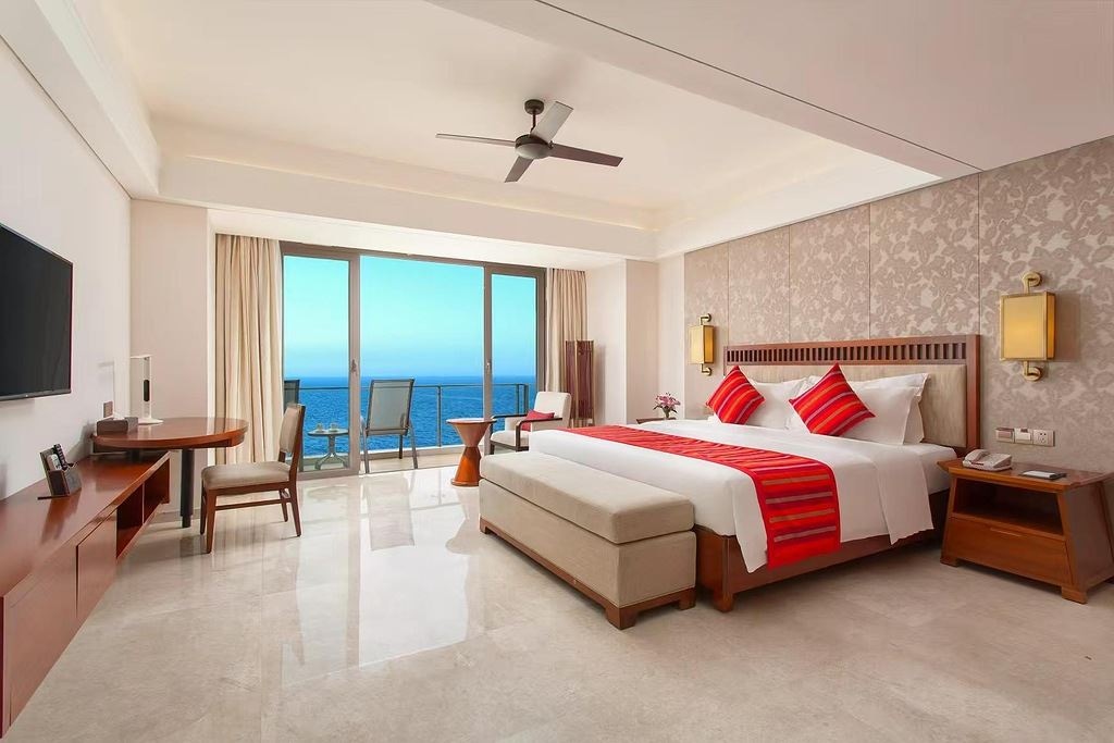 rooms-180-unobstructed-ocean-view-king-room