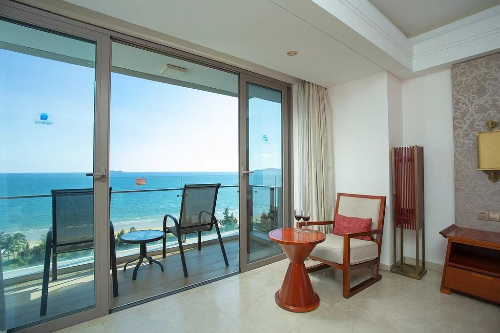 rooms-180-unobstructed-ocean-view-king-room