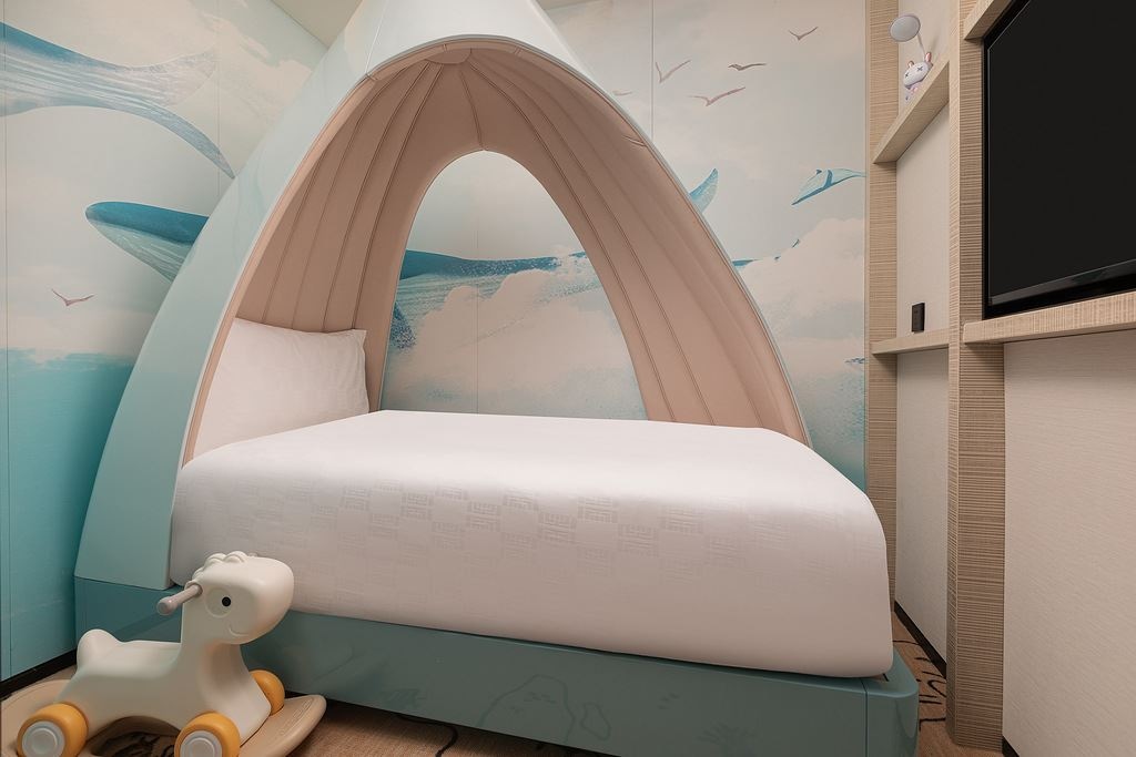 rooms-standard-lake-view-kids-theme