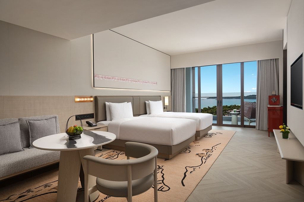 rooms-hualuxe-lake-view-family-studio