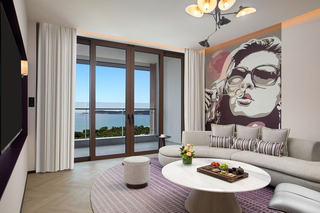 rooms-1-bedroom-suite-living-area-ocean-view