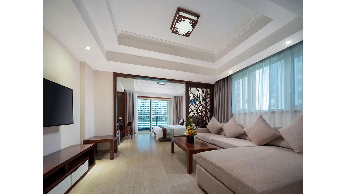 rooms-deluxe-pool-view-room