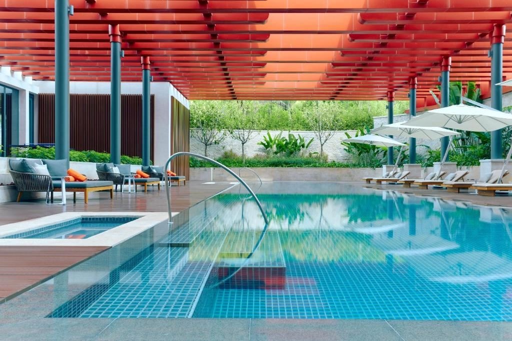 pools-indoor-pool
