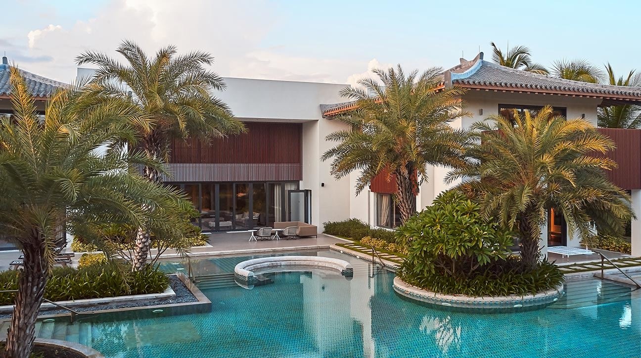 rooms-four-bedroom-oceanfront-pool-villa