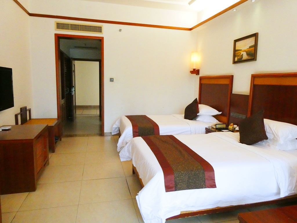 rooms-garden-view-room-twin-bed-in-building-bb