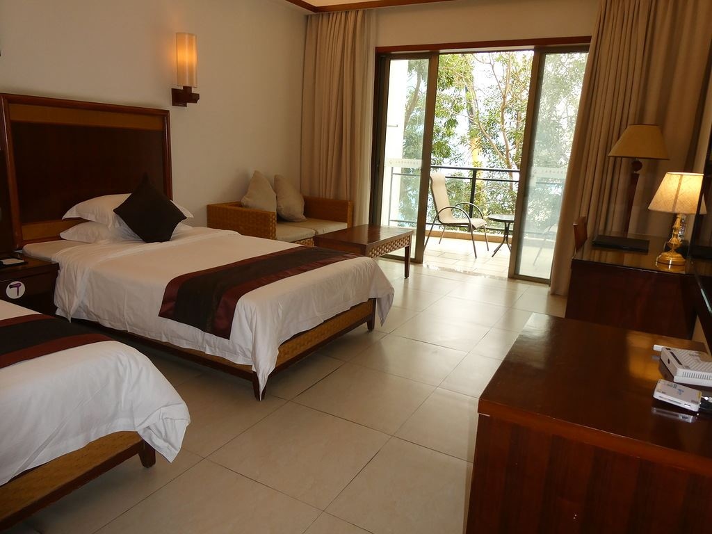 rooms-garden-view-room-twin-bed-in-building-bb