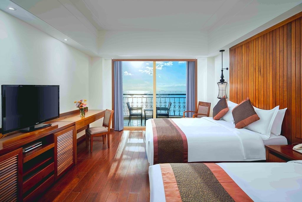 rooms-grand-sea-view-room-twin-bed-in-building-aa