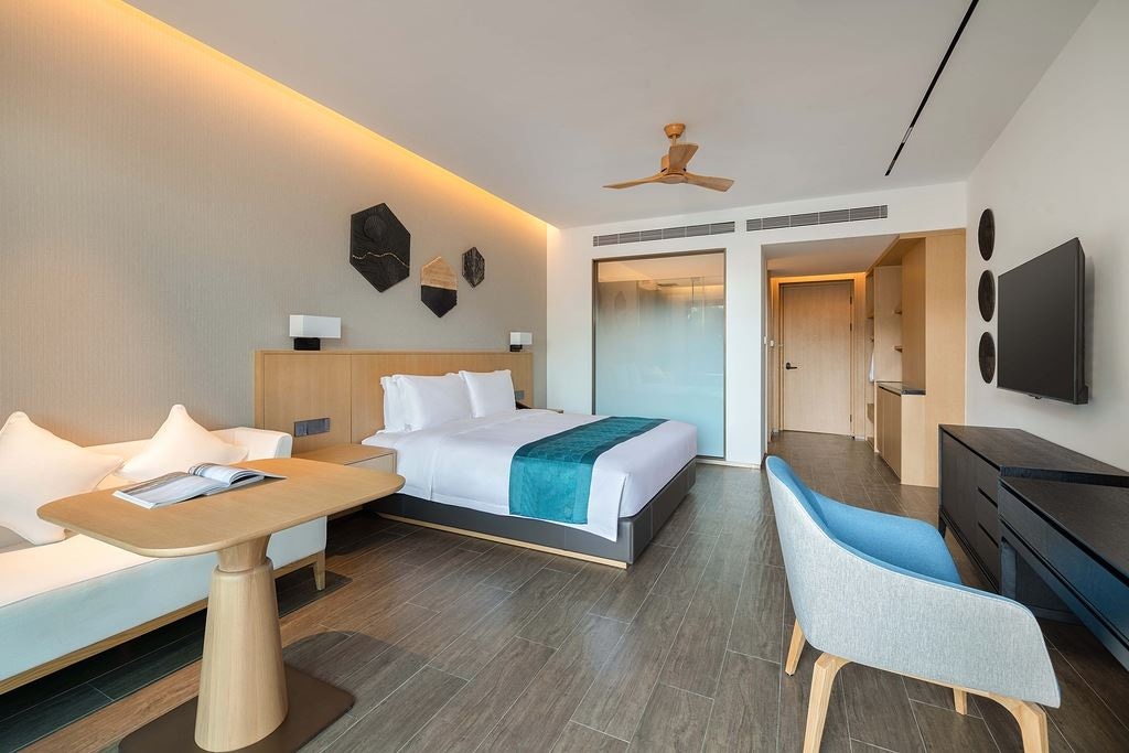 rooms-90degree-sea-view-kingtwin-room