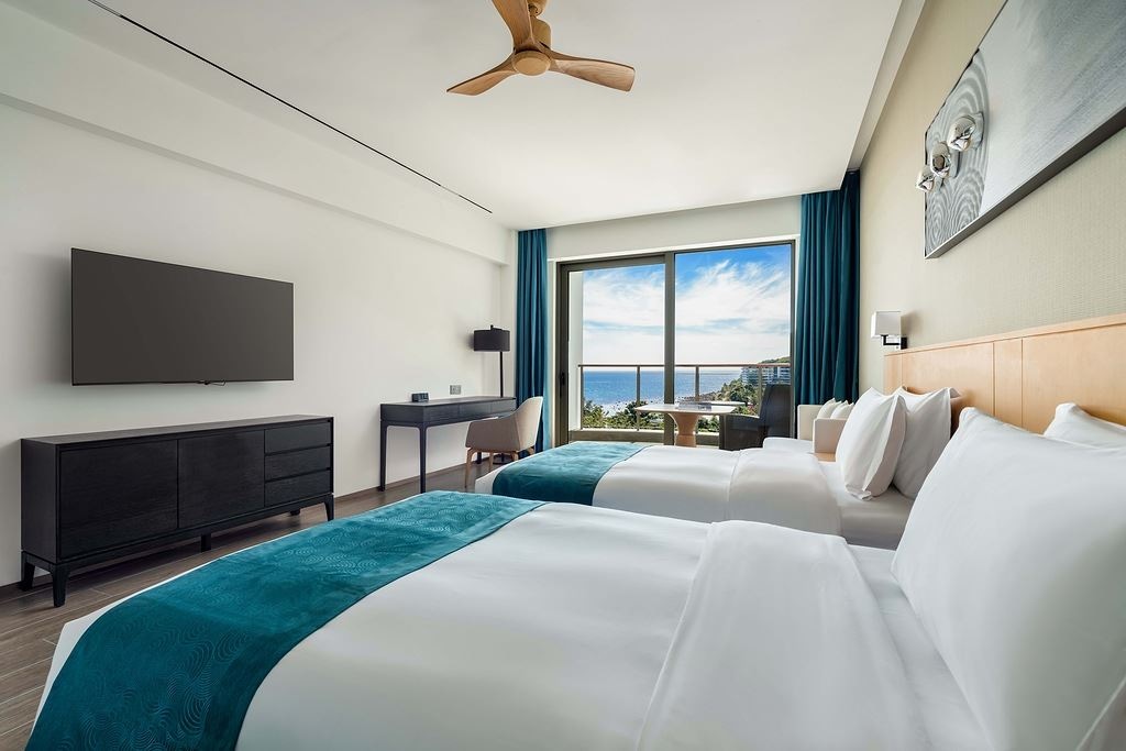 rooms-90degree-sea-view-kingtwin-room