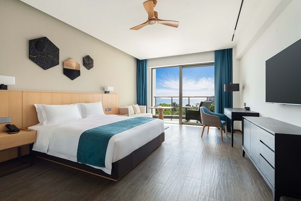 rooms-90degree-sea-view-kingtwin-room