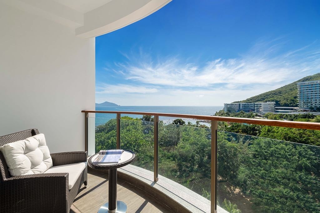 rooms-90degree-sea-view-kingtwin-room