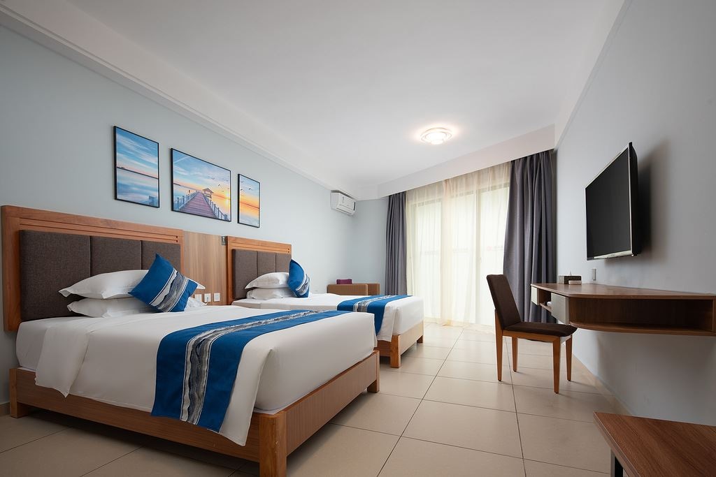 rooms-mountain-view-room-building-b