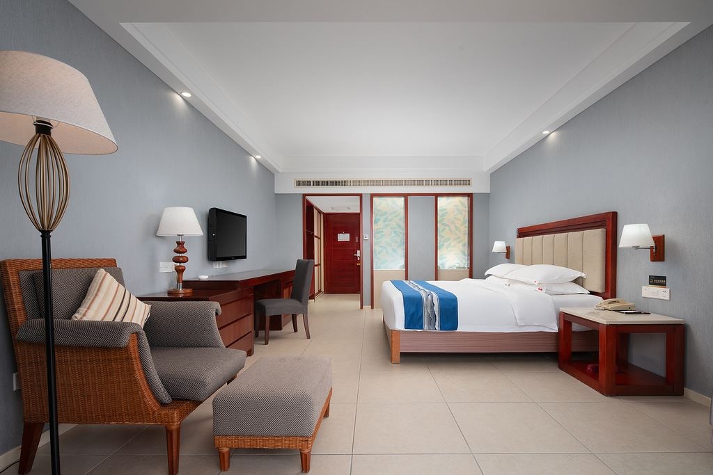 rooms-mountain-view-room-building-a