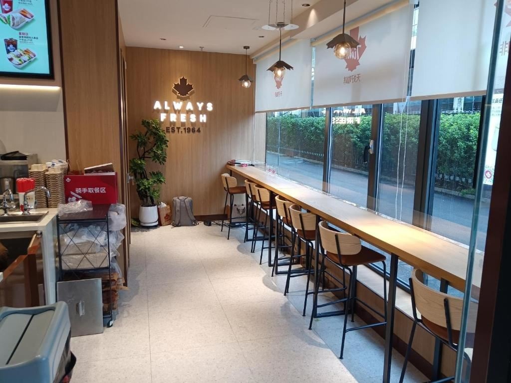 restaurants-restaurant