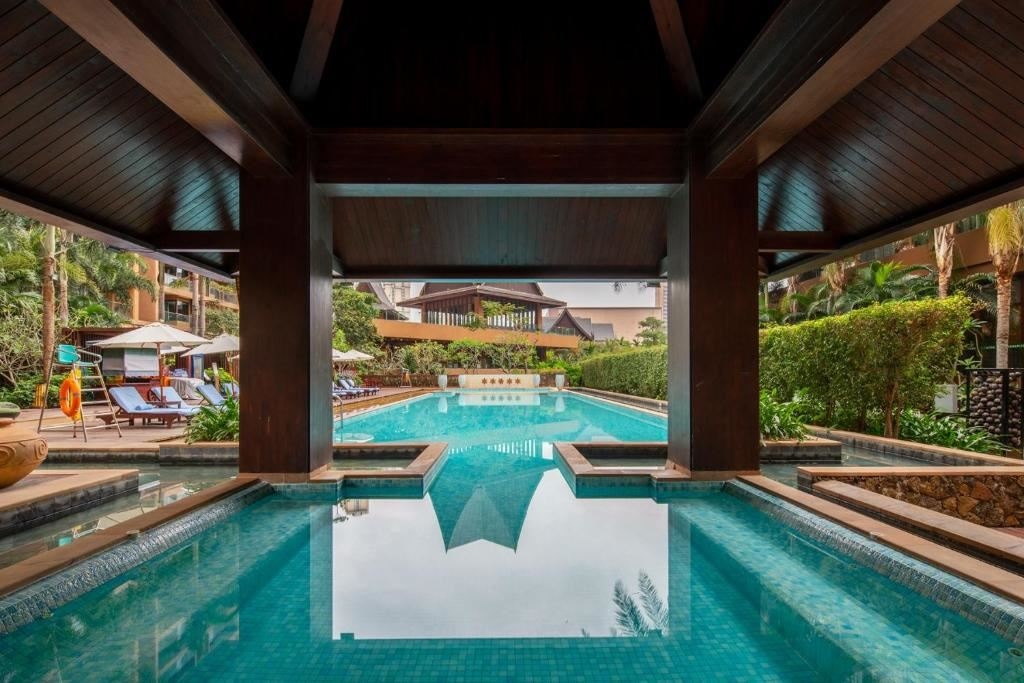 pools-outdoor-pool