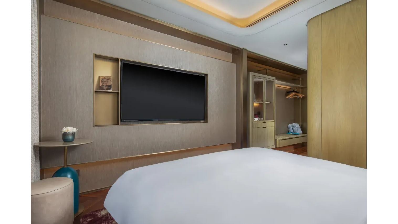 rooms-city-view-kingtwin-room