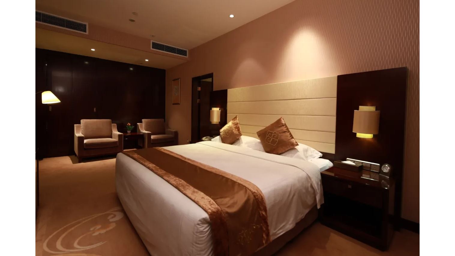 rooms-deluxe-room