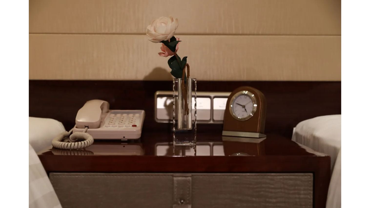 rooms-deluxe-room