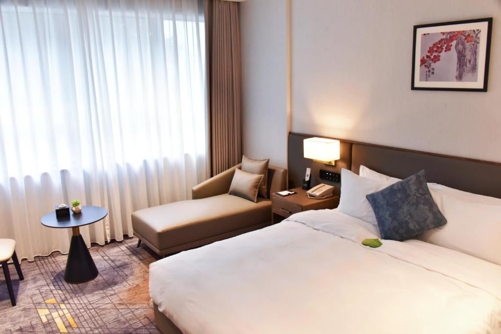 rooms-superior-room