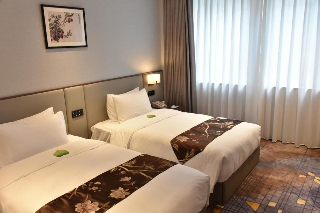rooms-superior-room