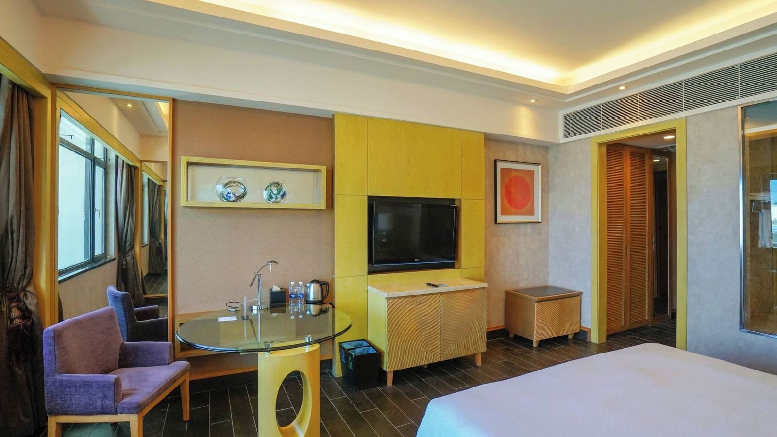 rooms-city-view-room-king-bed