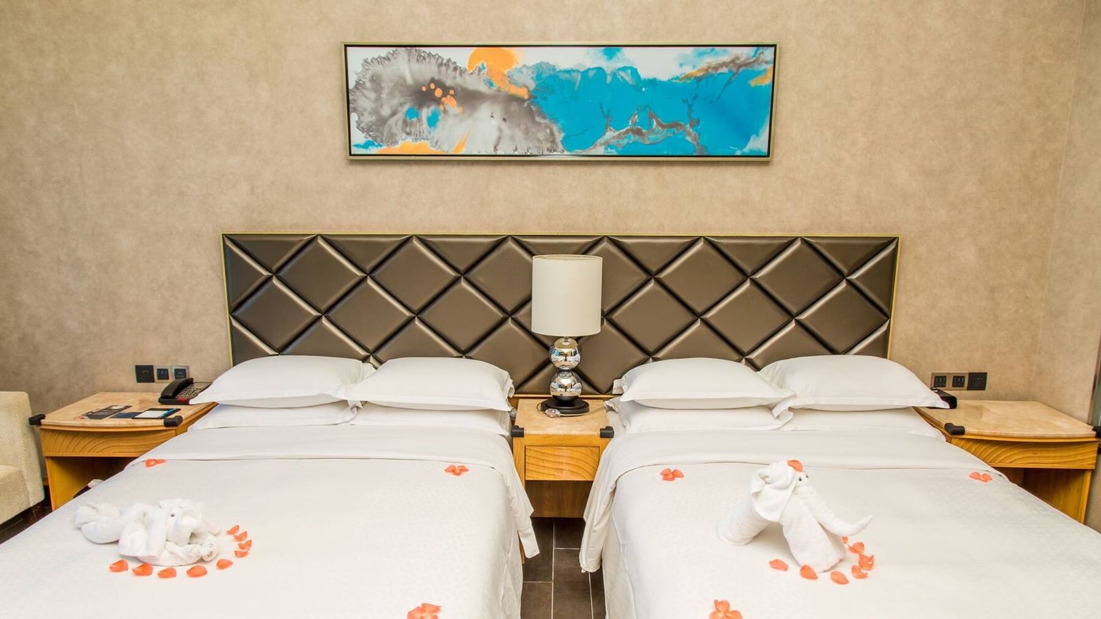 rooms-deluxe-ocean-room-twin-bed-180