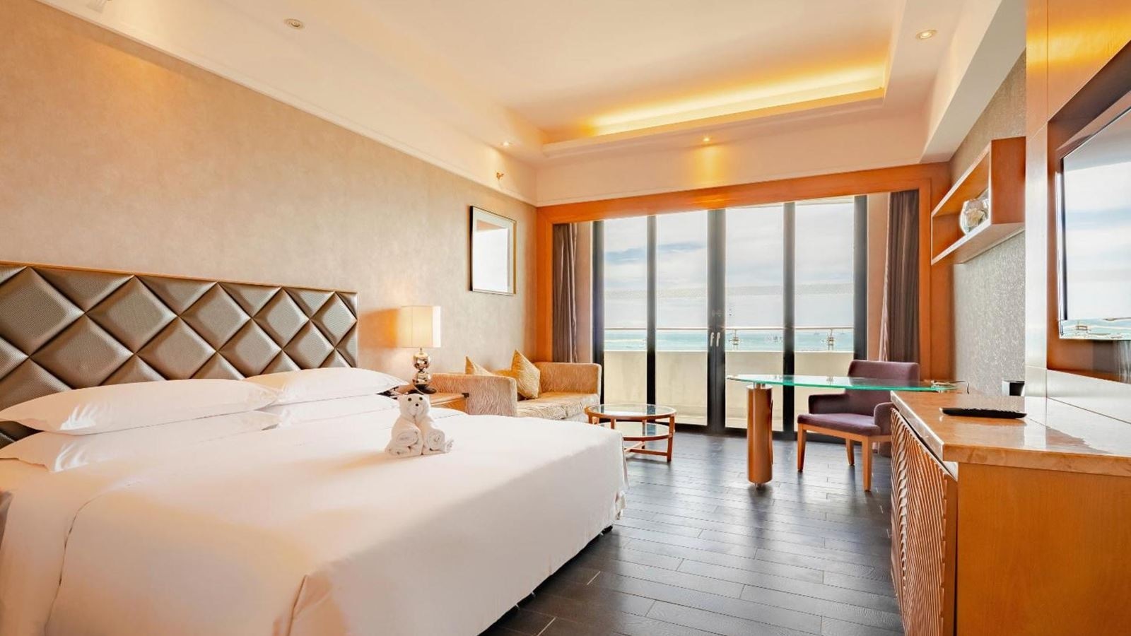 rooms-premium-ocean-view-room-king-bed-180