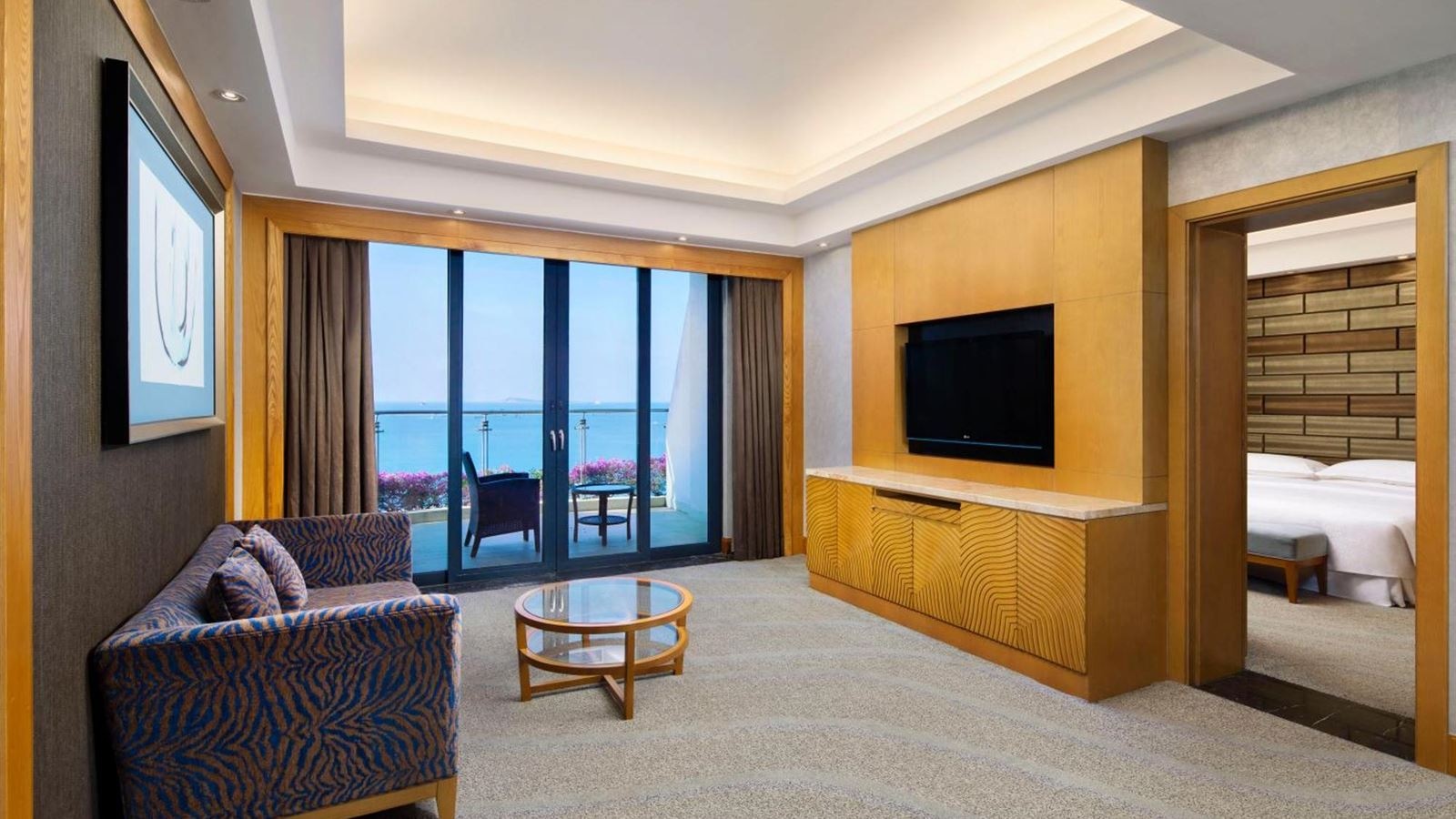 rooms-grand-family-ocean-view-room