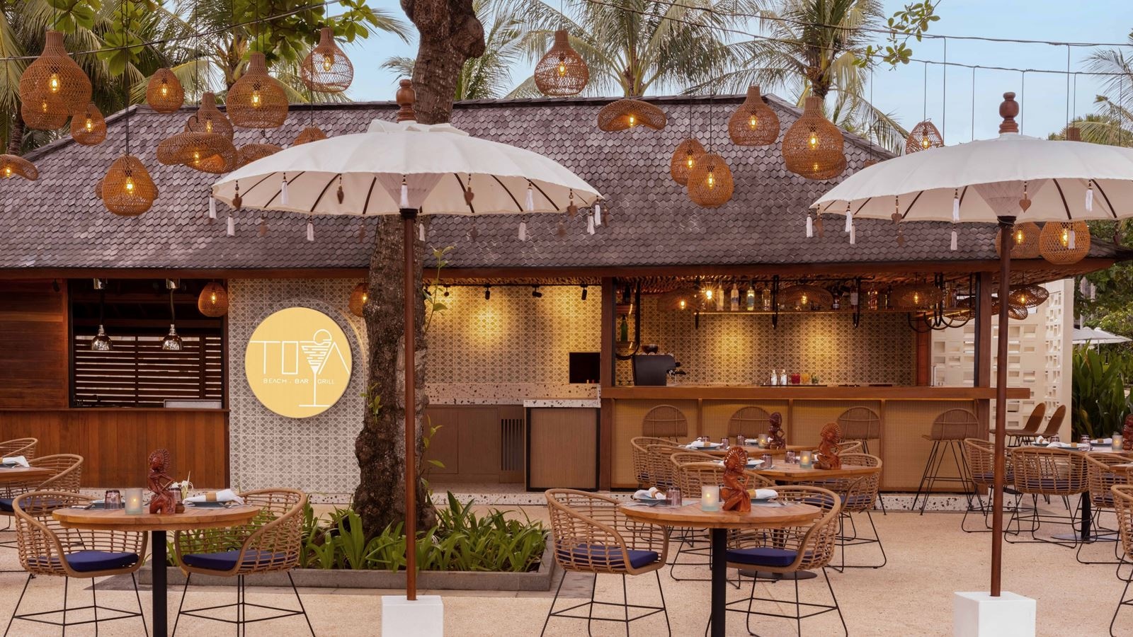 restaurants-toya-beach-bar-and-grill