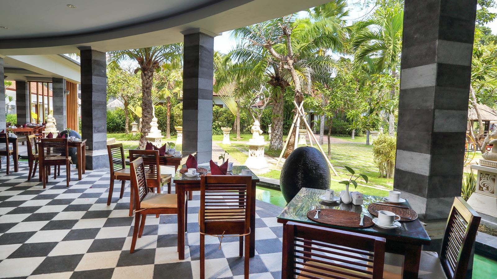 restaurants-mawar-saron-restaurant