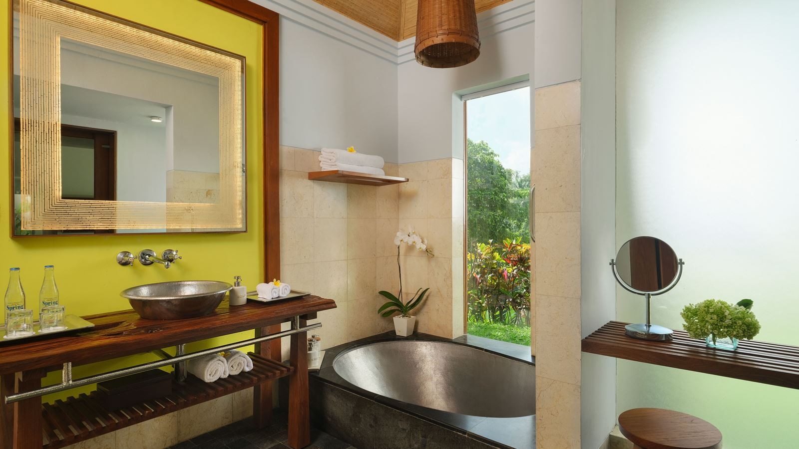 rooms-heavenly-jacuzzi-villa