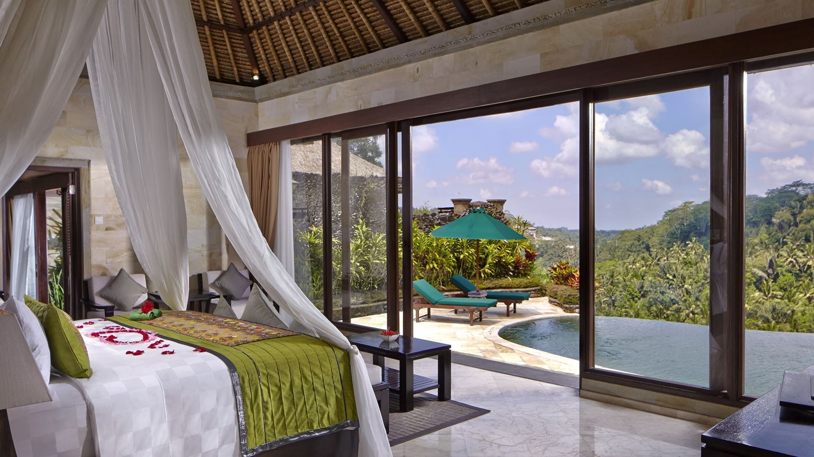rooms-royal-pool-villa