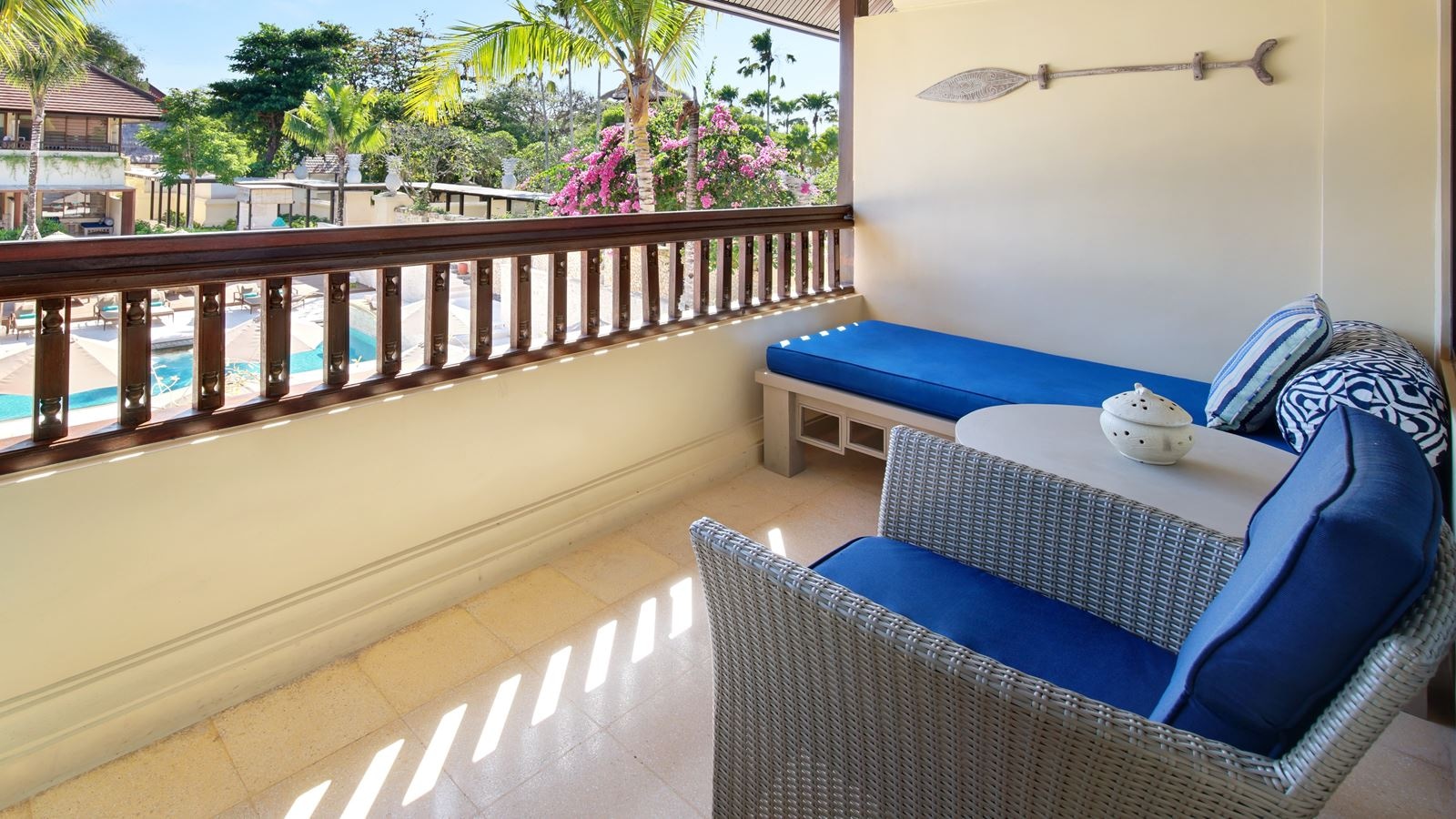 rooms-deluxe-pool-view-at-garden-wing